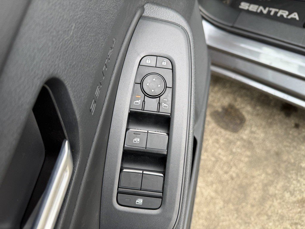 New 2026 Nissan Sentra SR w/ SR Premium Package FWD image 12