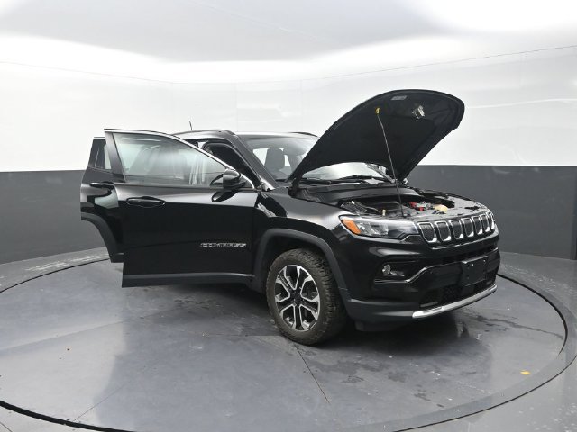 Used 2022 Jeep Compass Limited w/ Sun and Sound Group AWD/4WD image 29