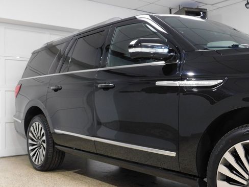 Used 2021 Lincoln Navigator L Reserve image 11