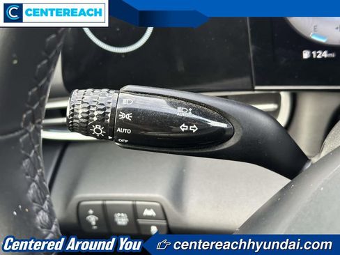 Used 2021 Hyundai Elantra Limited image 22