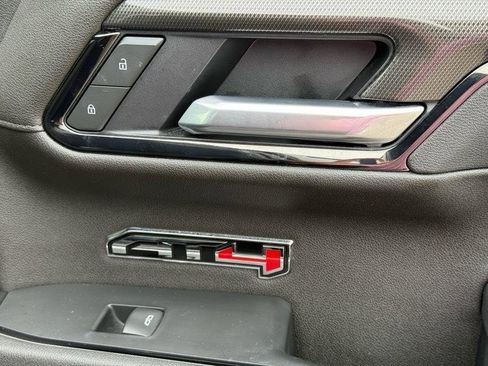 Used 2025 GMC Sierra 1500 AT4 image 22