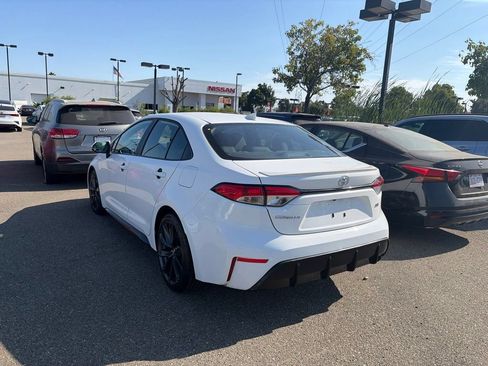 Used 2025 Toyota Corolla SE FWD image 4