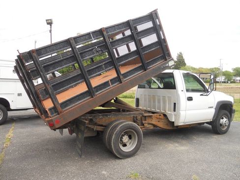 Used 2002 Chevrolet Silverado 3500 2WD Regular Cab image 19