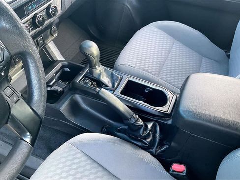 Used 2022 Toyota Tacoma SR image 18