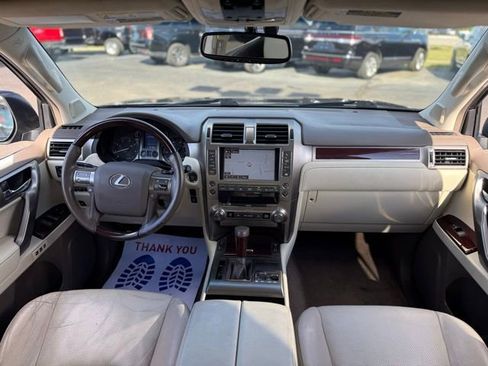 Used 2019 Lexus GX 460 Premium w/ Premium Package image 4