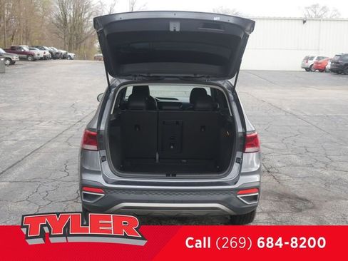 Used 2022 Volkswagen Taos SE image 19