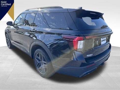 Certified 2025 Ford Explorer ST-Line w/ ST-Line Street Pack image 6