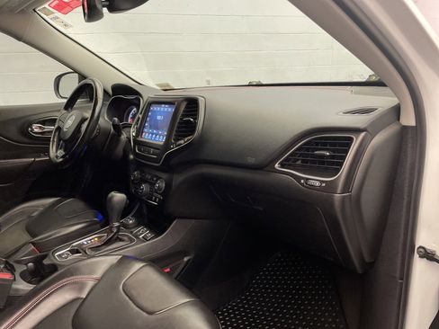 Certified 2021 Jeep Cherokee Trailhawk w/ Comfort/Convenience Group image 25