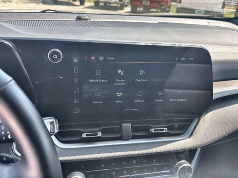 Certified 2025 Chevrolet Equinox LT w/ Convenience Package II FWD image 13