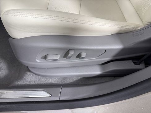 Used 2022 Cadillac XT5 Premium Luxury w/ LPO, Floor Liner Package image 19