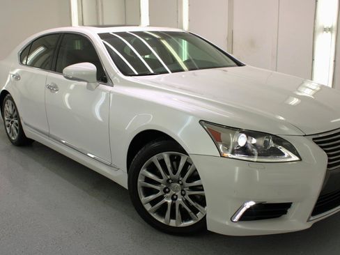 Used 2017 Lexus LS 460 w/ Comfort Package RWD image 14