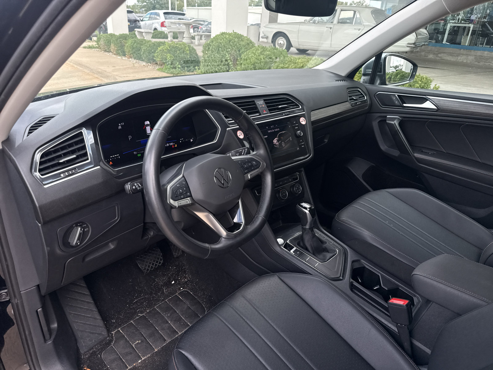 Used 2024 Volkswagen Tiguan Wolfsburg Edition FWD image 28