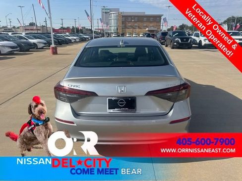Used 2025 Honda Civic Sport image 4