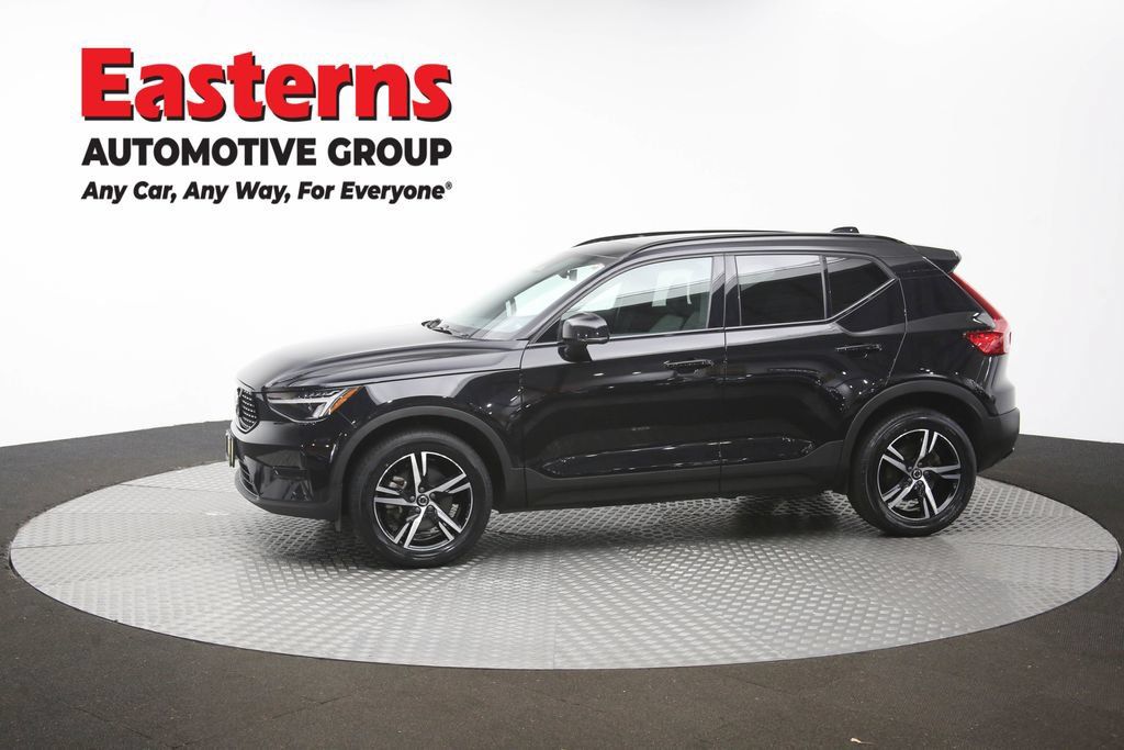Used 2024 Volvo XC40 B5 Core AWD/4WD image 61