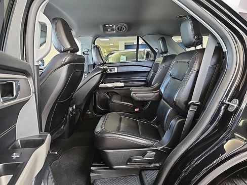 Used 2020 Ford Explorer XLT w/ Equipment Group 202A AWD/4WD image 27