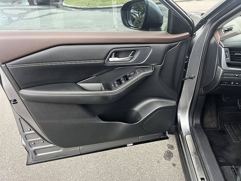 Certified 2023 Nissan Rogue SV w/ SV Premium B Package FWD image 20