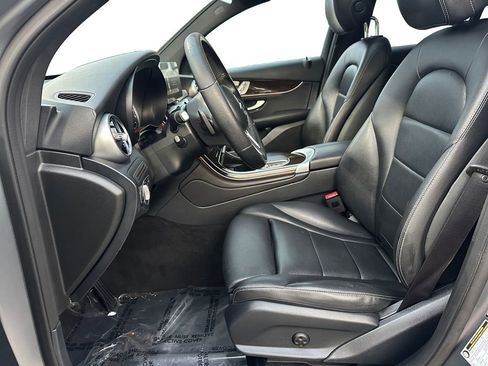 Used 2022 Mercedes-Benz GLC 300 4MATIC Coupe image 9