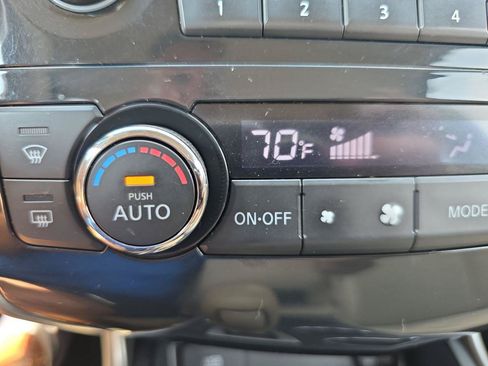 Used 2015 Nissan Altima 2.5 SV FWD image 24