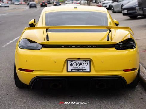Used 2020 Porsche 718 Cayman GT4 RWD image 8