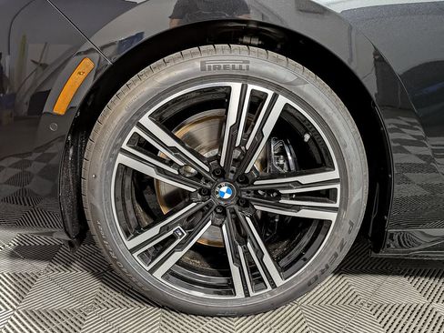 Used 2026 BMW i7 eDrive50 w/ M Sport Package image 40