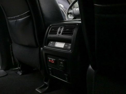 Used 2020 Nissan Pathfinder SL image 13