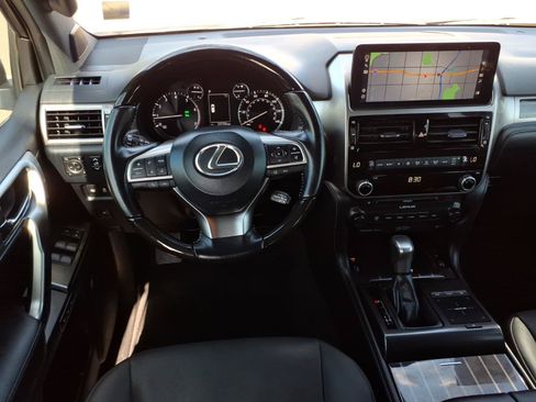 Used 2023 Lexus GX 460 Premium w/ Accessory Package AWD/4WD image 19