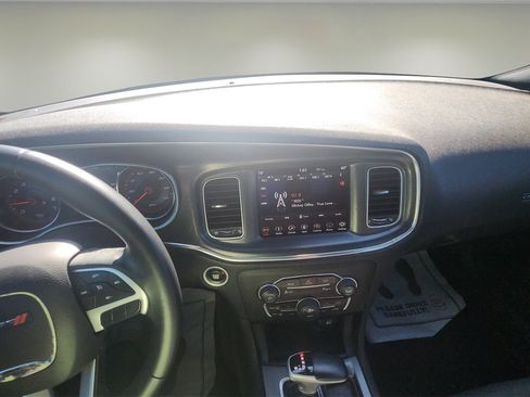 Used 2018 Dodge Charger SXT Plus image 6