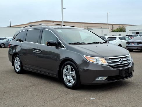 Used 2013 Honda Odyssey Touring image 3