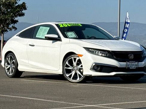 Used 2020 Honda Civic Touring image 2