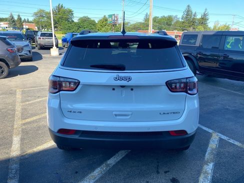 Used 2025 Jeep Compass Limited AWD/4WD image 4