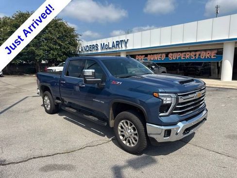 Used 2025 Chevrolet Silverado 2500 LTZ w/ LTZ Convenience Package AWD/4WD image 1