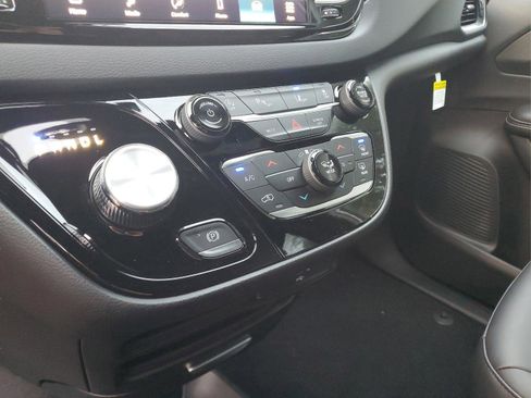 New 2026 Chrysler Voyager LX image 14