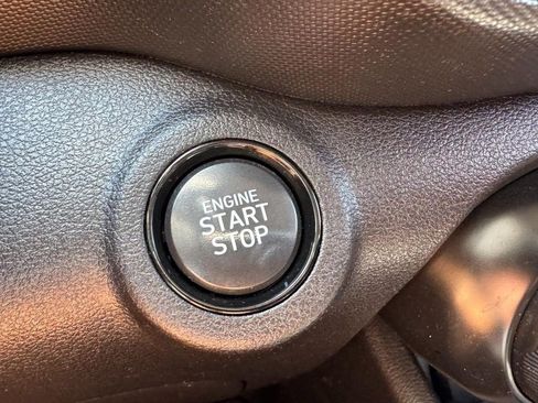 Certified 2025 Hyundai Venue SEL FWD image 22