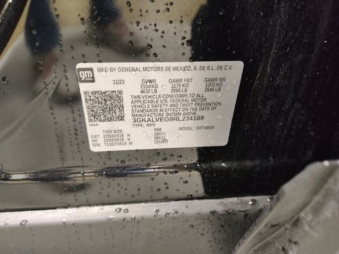 Used 2024 GMC Terrain SLT image 33