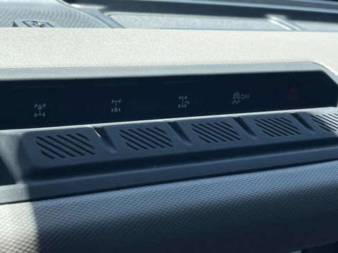 Used 2024 Ford Bronco Wildtrak image 31