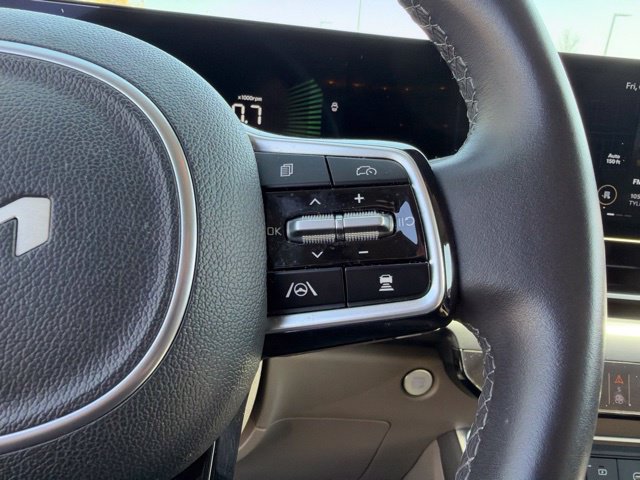 Certified 2026 Kia Carnival FWD image 16