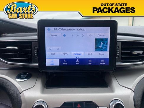 Used 2022 Ford Explorer XLT w/ Equipment Group 202A AWD/4WD image 35