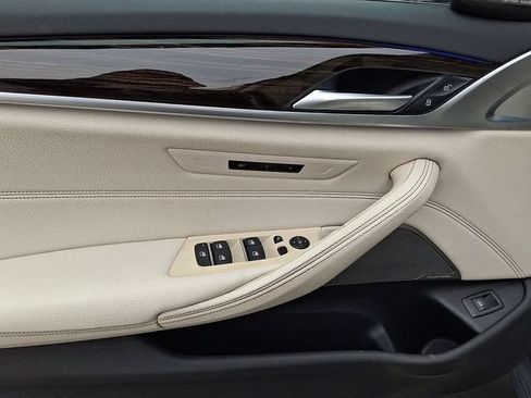 Used 2023 BMW 530i w/ Premium Package RWD image 14