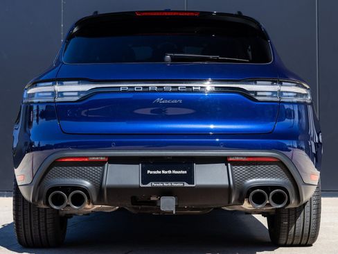 Certified 2025 Porsche Macan image 10