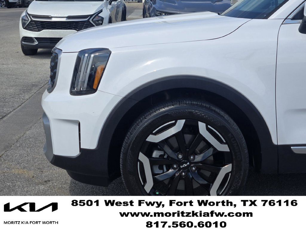 Certified 2025 Kia Telluride EX w/ EX Captain's Chair Package FWD image 7
