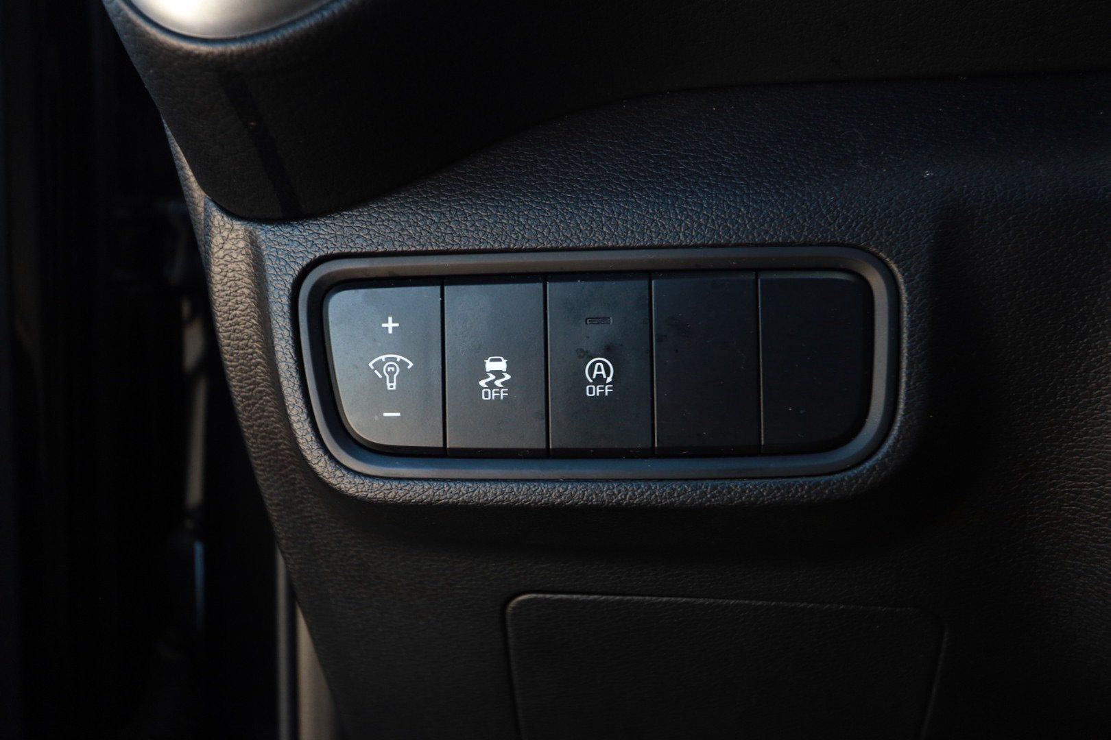 Used 2024 Kia Soul LX w/ Option Group 015 FWD image 17