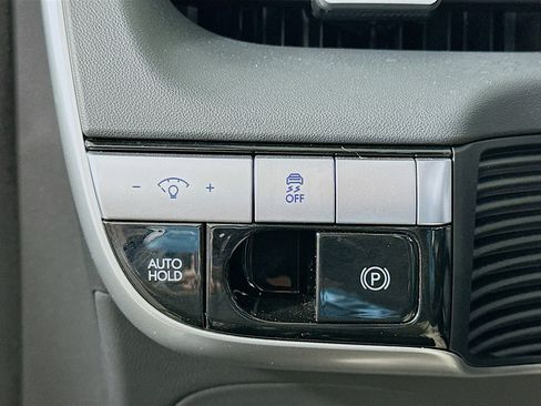 Used 2024 Hyundai Ioniq 5 SE image 17