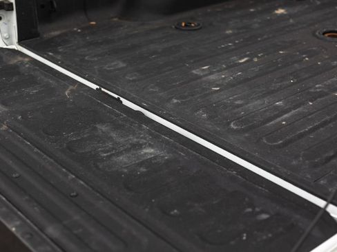 Used 2025 RAM 3500 Laramie AWD/4WD image 11
