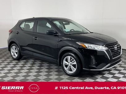 New 2025 Nissan Kicks Play S
