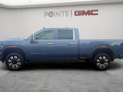 Used 2024 GMC Sierra 2500 Denali w/ Denali Reserve Package AWD/4WD image 10