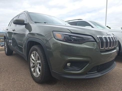 Used 2019 Jeep Cherokee Latitude w/ Popular Appearance Group FWD image 1