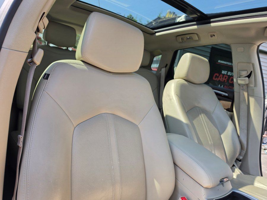 Used 2014 Cadillac SRX Luxury w/ Driver Awareness Package FWD image 37