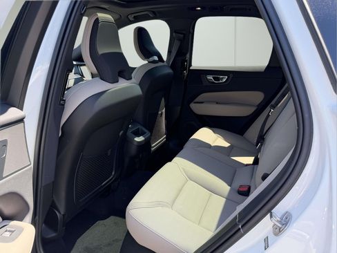 Used 2026 Volvo XC60 B5 Core w/ Climate Package AWD/4WD image 14