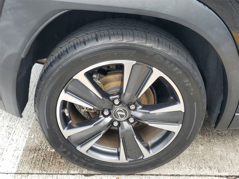Used 2019 Lexus UX 200 image 7