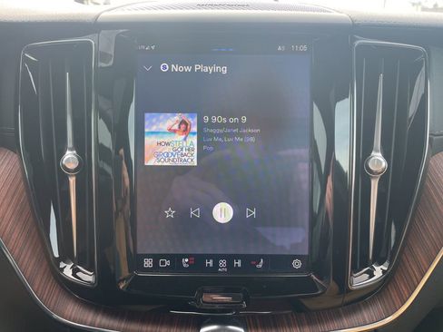 Certified 2023 Volvo XC60 B5 Ultimate w/ Climate Package image 38